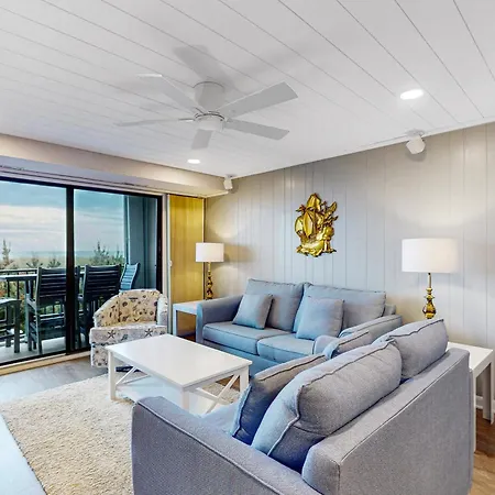 81 Beach Hill 209